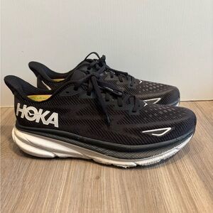 Hoka One One Mens Clifton 9 1127895 BWHT Black Running Shoes Sneakers Size 10.5D